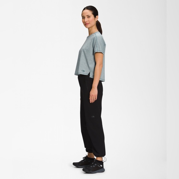 THE NORTH FACE EA Dawndream Relaxed Short Sleeve in Goblin Blue Heather - Picture 8 of 8